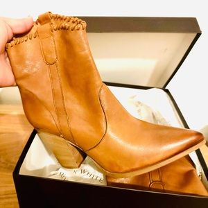 Cognac western cowgirl boots -